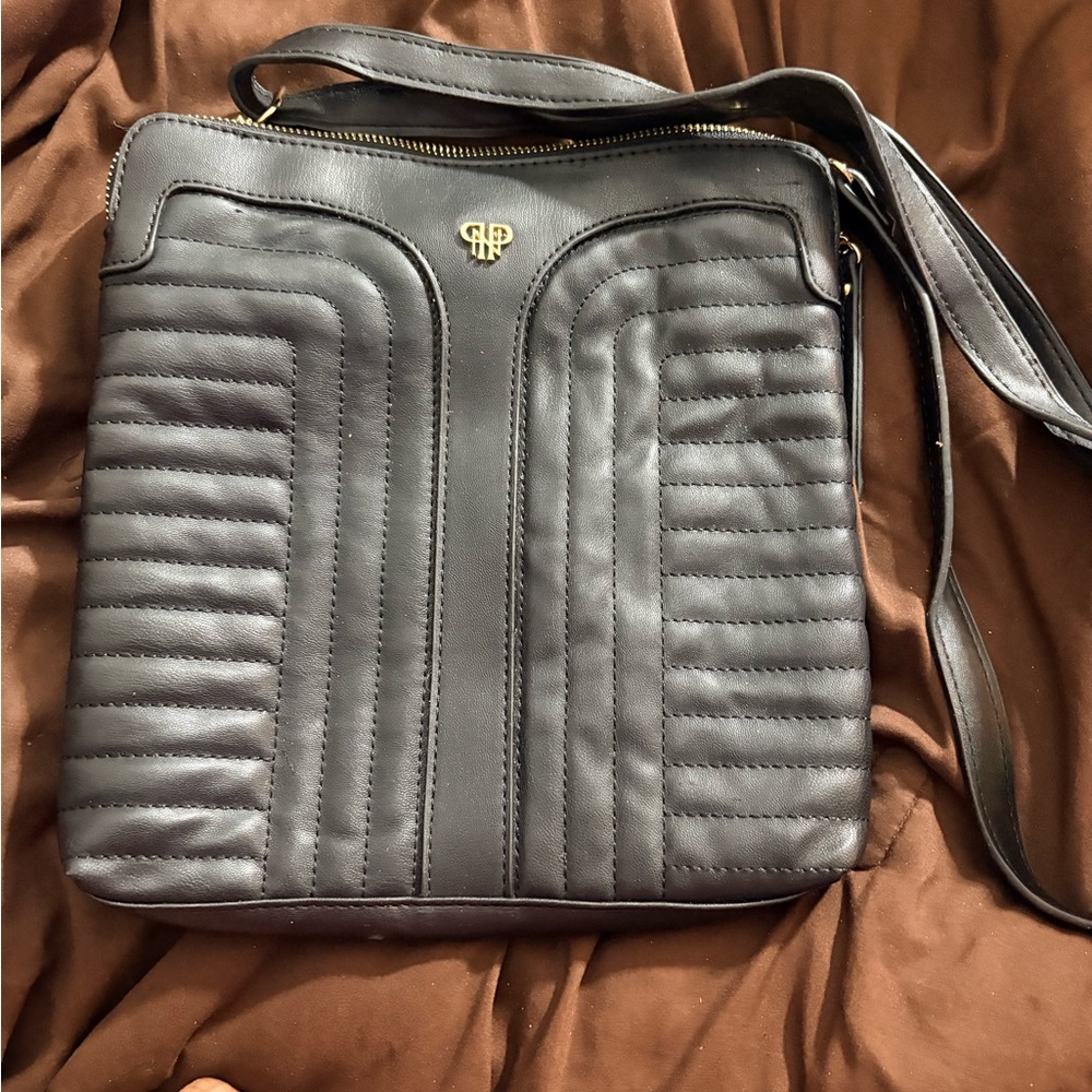 PurseN Litt Crossbody Bag – Quilted Black with Built-In LED Interior Lighting